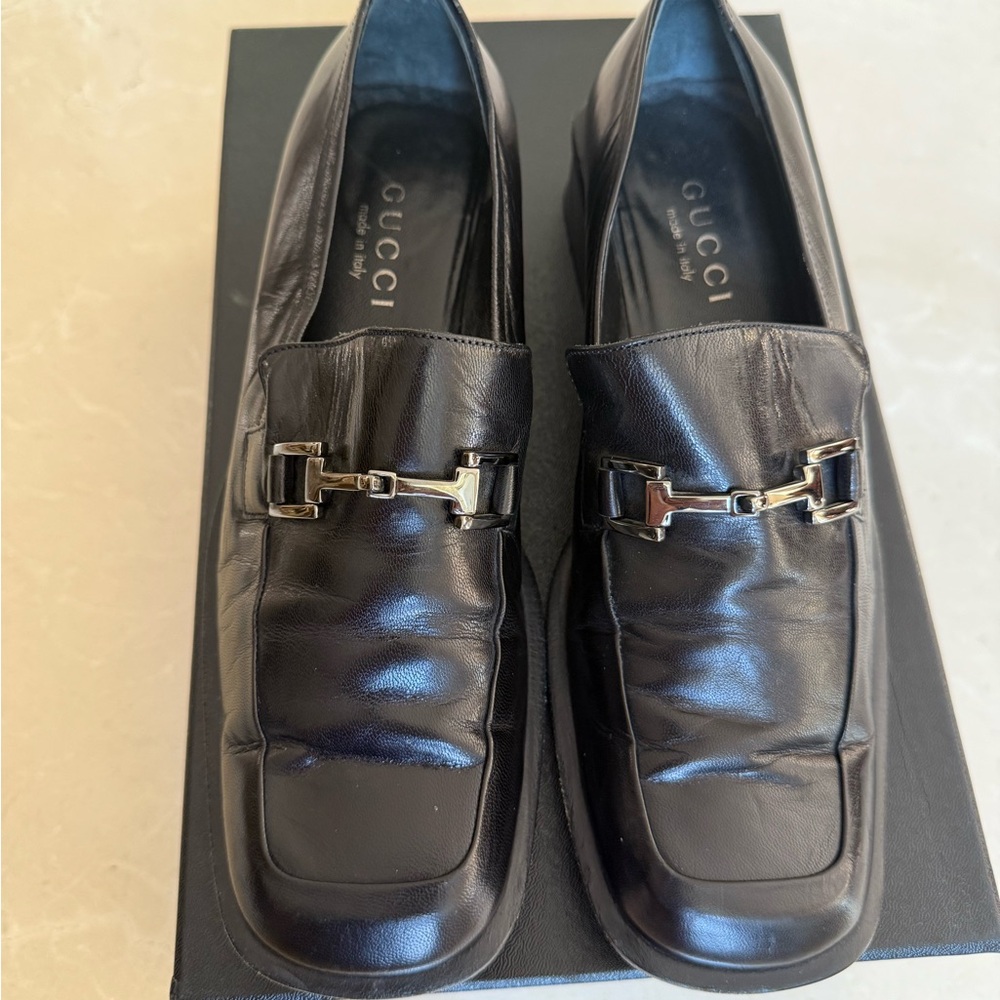 Gucci Women’s  Black Leather Slip-On Loafers